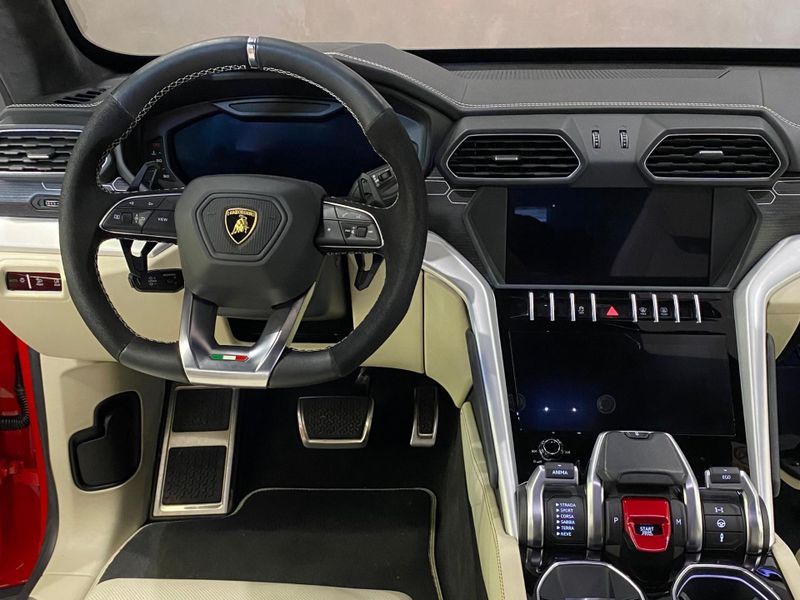 Lamborghini Urus 650cv 4.0 V8 BI-TB 2019/2019 CONCEPT MOTORS PASSO FUNDO / Carros no Vale