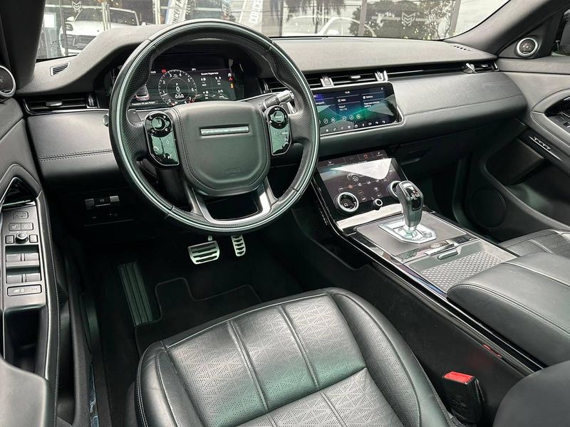 Land Rover Range Rover Evoque Range R EVO HSE Si4 R-Dyn.2.0 300cv Aut 2019/2020 CONCEPT MOTORS PASSO FUNDO / Carros no Vale Land Rover Range Rover Evoque Range R EVO HSE Si4 R-Dyn.2.0 300cv Aut 2019/2020 CONCEPT MOTORS PASSO FUNDO / Carros no Vale