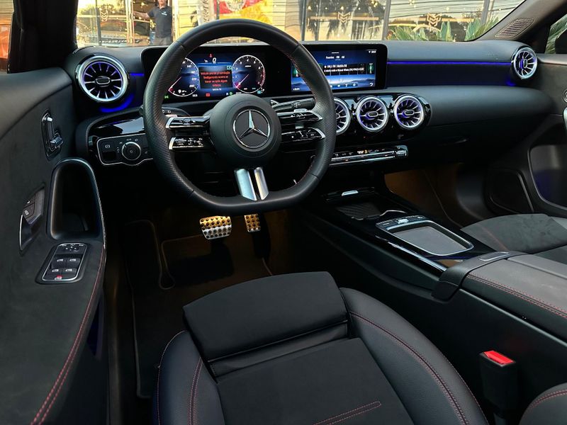 Mercedes-Benz A 200 200 AMG Line 1.3 TB Aut (HÃ­brido) 2023/2024 CONCEPT MOTORS PASSO FUNDO / Carros no Vale