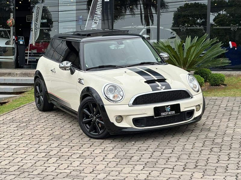 Mini Cooper S 1.6 Aut. 2013/2013 CONCEPT MOTORS PASSO FUNDO / Carros no Vale Mini Cooper S 1.6 Aut. 2013/2013 CONCEPT MOTORS PASSO FUNDO / Carros no Vale