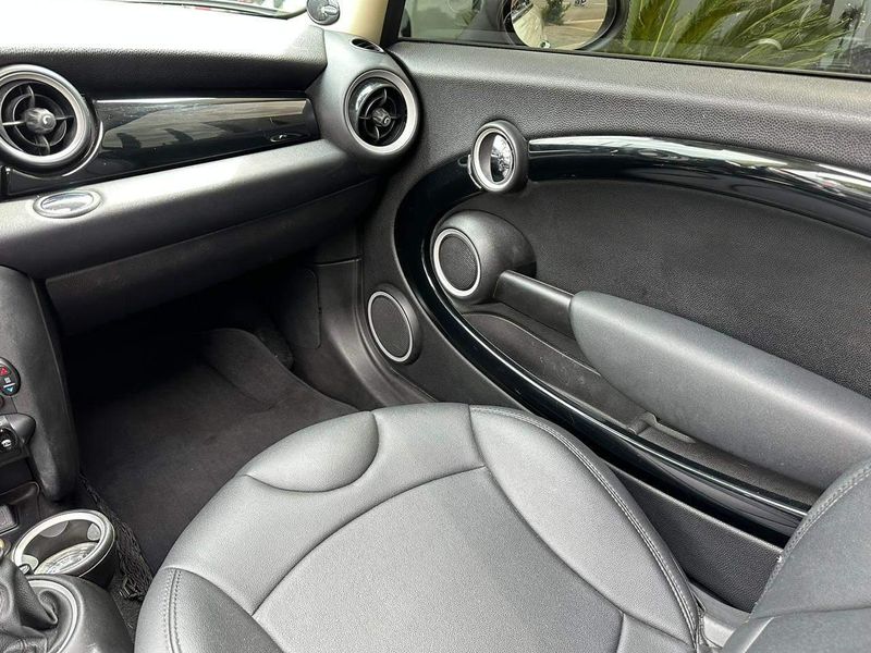 Mini Cooper S 1.6 Aut. 2013/2013 CONCEPT MOTORS PASSO FUNDO / Carros no Vale Mini Cooper S 1.6 Aut. 2013/2013 CONCEPT MOTORS PASSO FUNDO / Carros no Vale