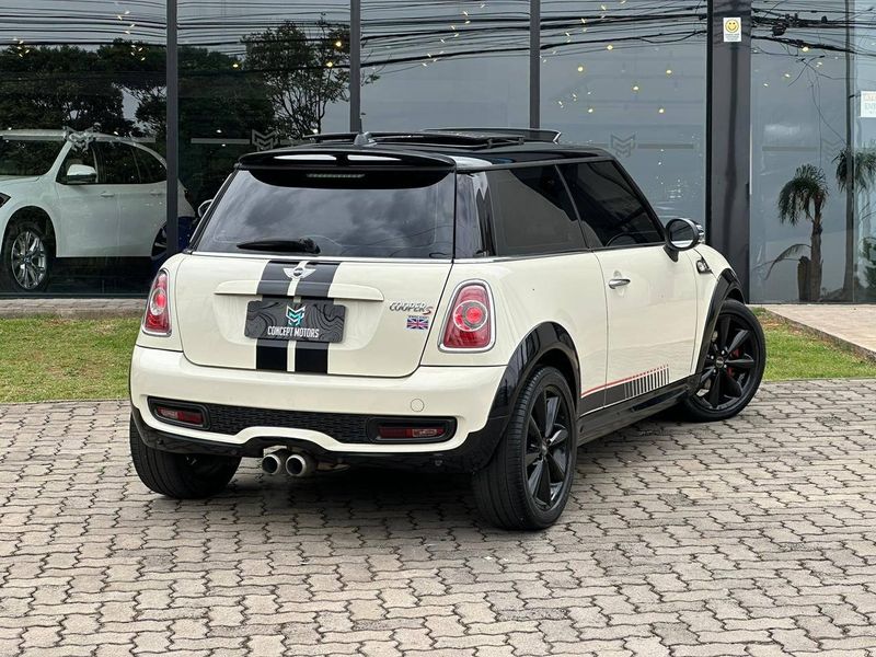 Mini Cooper S 1.6 Aut. 2013/2013 CONCEPT MOTORS PASSO FUNDO / Carros no Vale Mini Cooper S 1.6 Aut. 2013/2013 CONCEPT MOTORS PASSO FUNDO / Carros no Vale