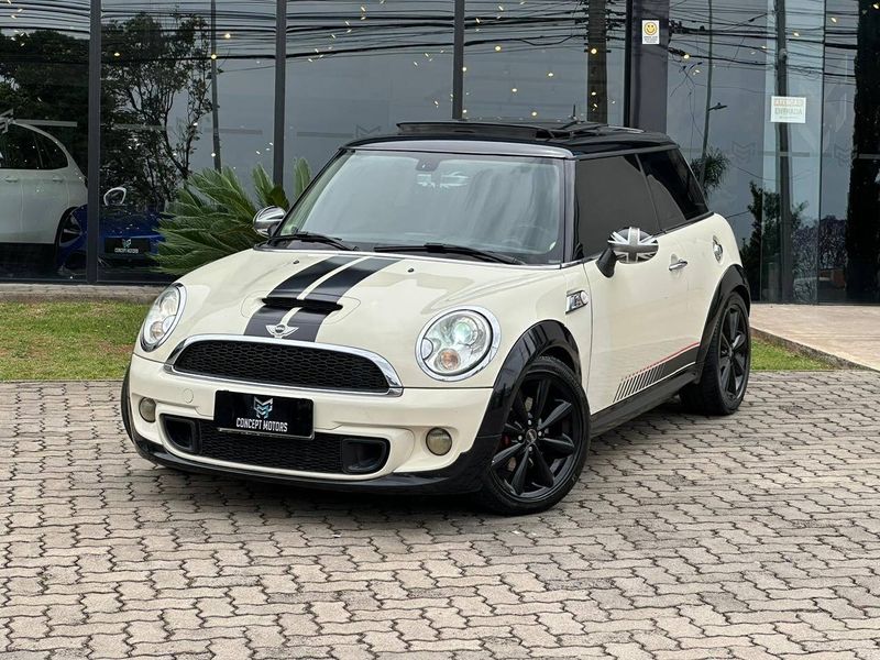Mini Cooper S 1.6 Aut. 2013/2013 CONCEPT MOTORS PASSO FUNDO / Carros no Vale Mini Cooper S 1.6 Aut. 2013/2013 CONCEPT MOTORS PASSO FUNDO / Carros no Vale