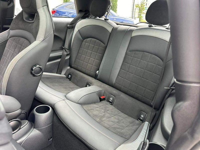 Mini John Cooper Works COOPER John Works 2.0 Turbo 3p Aut. 2023/2024 CONCEPT MOTORS PASSO FUNDO / Carros no Vale Mini John Cooper Works COOPER John Works 2.0 Turbo 3p Aut. 2023/2024 CONCEPT MOTORS PASSO FUNDO / Carros no Vale