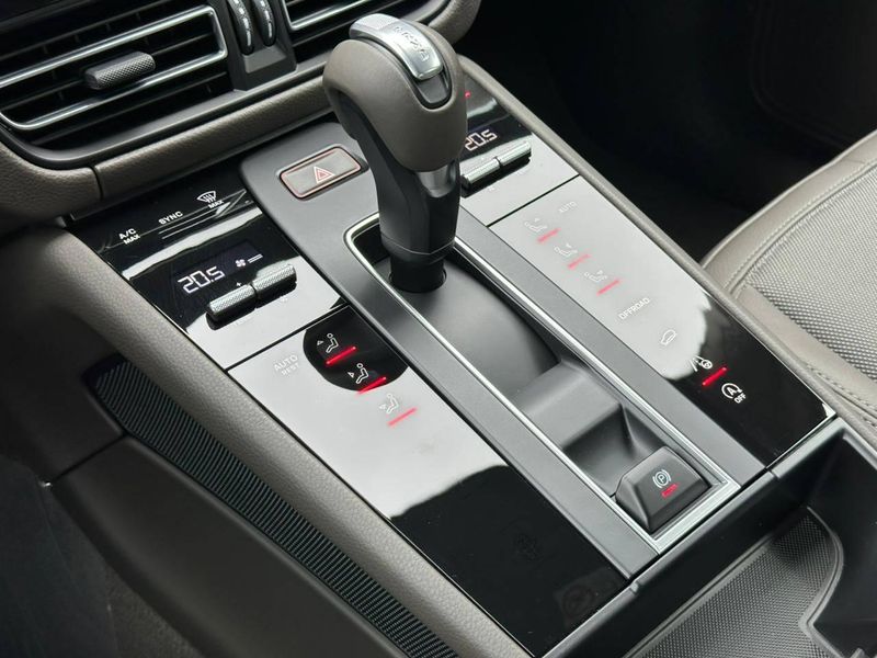 Porsche Macan 2.0 Turbo 2025/2026 CONCEPT MOTORS PASSO FUNDO / Carros no Vale Porsche Macan 2.0 Turbo 2025/2026 CONCEPT MOTORS PASSO FUNDO / Carros no Vale