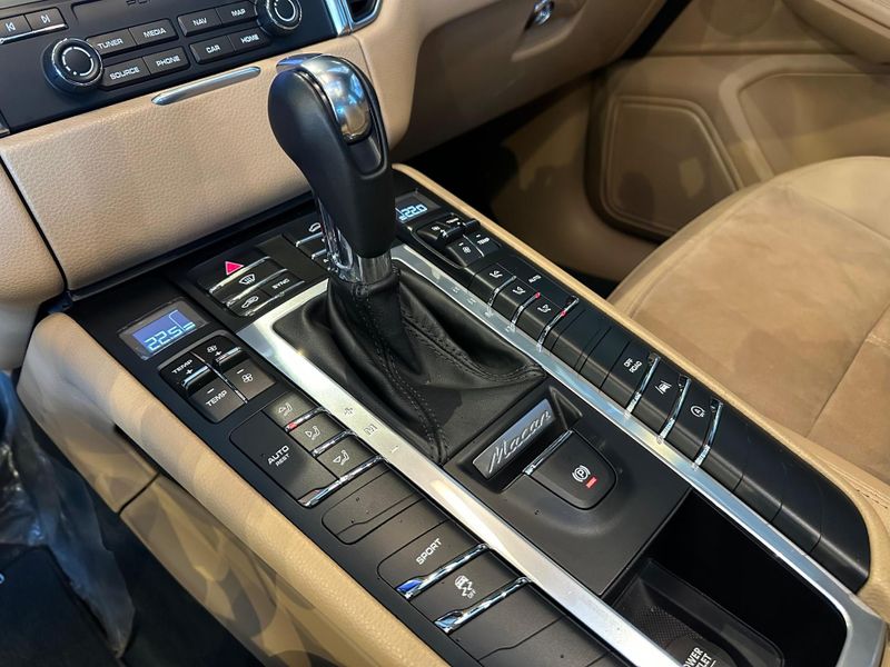 Porsche Macan 2.0 Turbo 2018/2018 CONCEPT MOTORS PASSO FUNDO / Carros no Vale