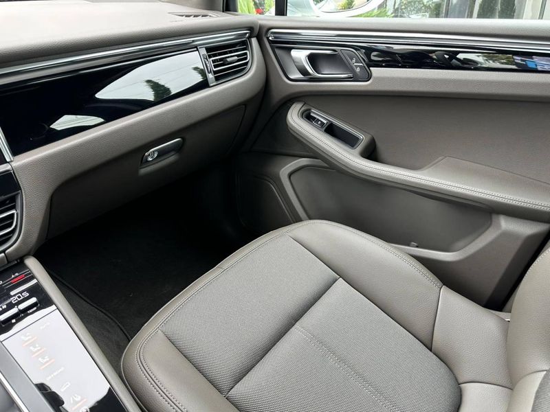 Porsche Macan 2.0 Turbo 2025/2026 CONCEPT MOTORS PASSO FUNDO / Carros no Vale Porsche Macan 2.0 Turbo 2025/2026 CONCEPT MOTORS PASSO FUNDO / Carros no Vale