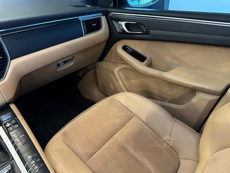 Porsche Macan 2.0 Turbo 2018/2018 CONCEPT MOTORS PASSO FUNDO / Carros no Vale