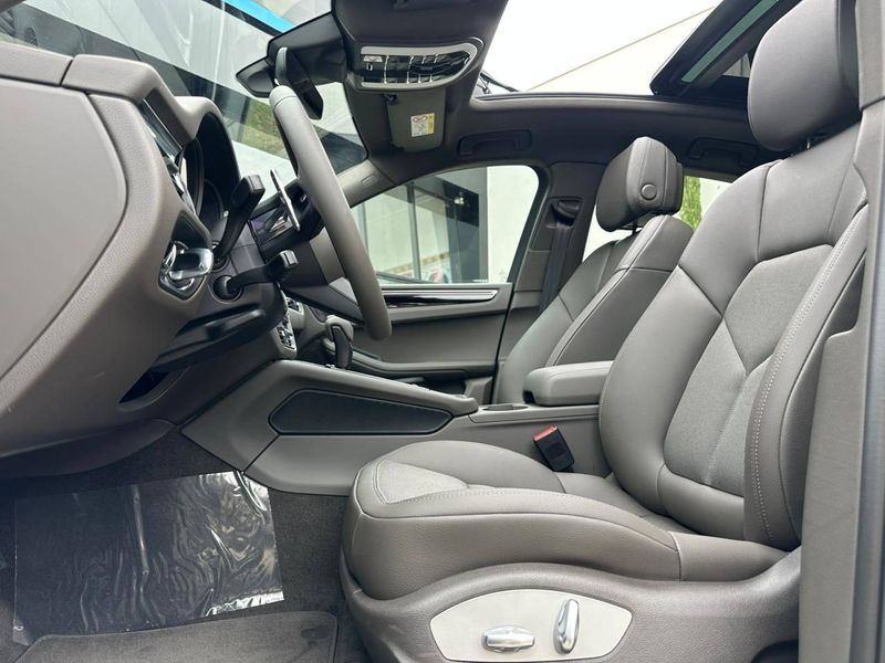 Porsche Macan 2.0 Turbo 2025/2026 CONCEPT MOTORS PASSO FUNDO / Carros no Vale Porsche Macan 2.0 Turbo 2025/2026 CONCEPT MOTORS PASSO FUNDO / Carros no Vale