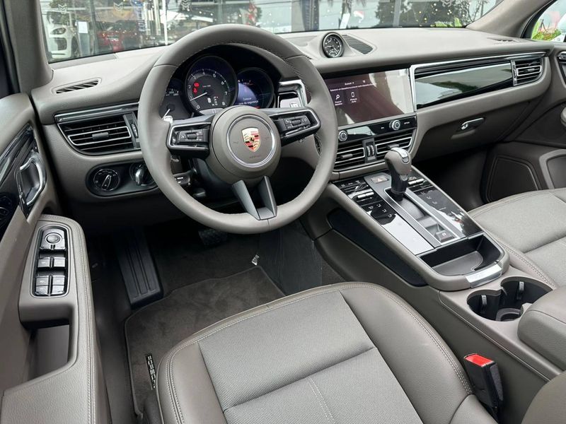 Porsche Macan 2.0 Turbo 2025/2026 CONCEPT MOTORS PASSO FUNDO / Carros no Vale Porsche Macan 2.0 Turbo 2025/2026 CONCEPT MOTORS PASSO FUNDO / Carros no Vale