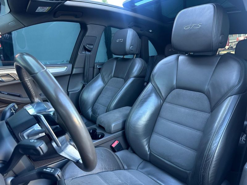 Porsche Macan GTS 3.0 Bi-Turbo 360cv 2016/2017 CONCEPT MOTORS PASSO FUNDO / Carros no Vale Porsche Macan GTS 3.0 Bi-Turbo 360cv 2016/2017 CONCEPT MOTORS PASSO FUNDO / Carros no Vale