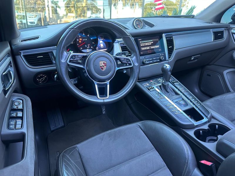 Porsche Macan GTS 3.0 Bi-Turbo 360cv 2016/2017 CONCEPT MOTORS PASSO FUNDO / Carros no Vale Porsche Macan GTS 3.0 Bi-Turbo 360cv 2016/2017 CONCEPT MOTORS PASSO FUNDO / Carros no Vale