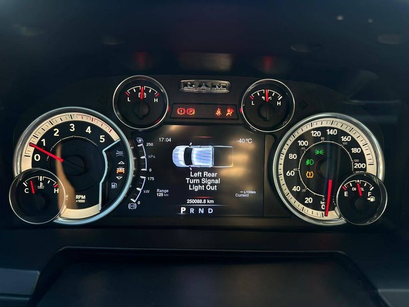 Ram 2500 LARAMIE 6.7 TDI CD 4×4 Diesel 2015/2016 CONCEPT MOTORS PASSO FUNDO / Carros no Vale