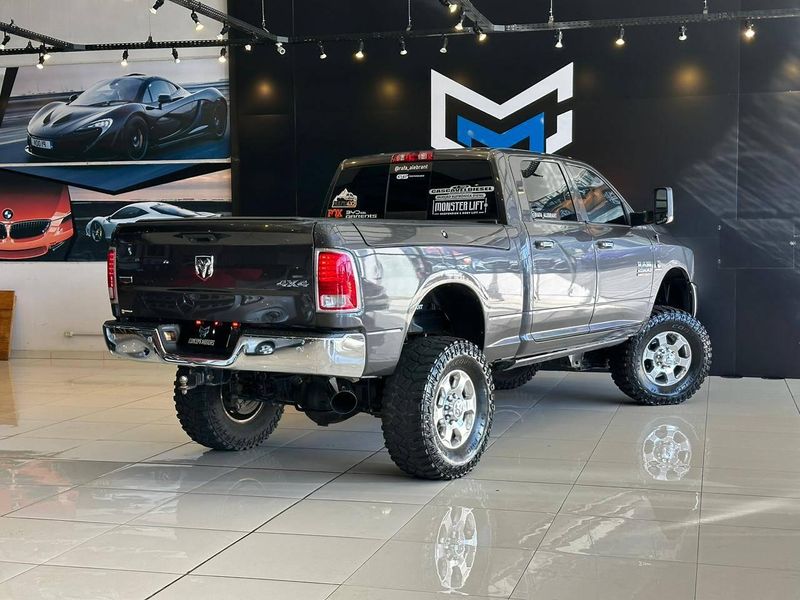 Ram 2500 LARAMIE 6.7 TDI CD 4×4 Diesel 2015/2016 CONCEPT MOTORS PASSO FUNDO / Carros no Vale