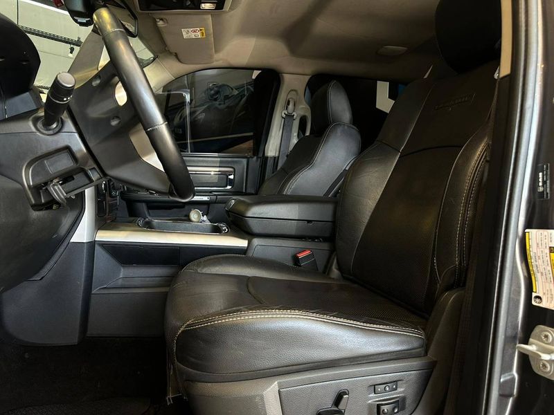 Ram 2500 LARAMIE 6.7 TDI CD 4×4 Diesel 2015/2016 CONCEPT MOTORS PASSO FUNDO / Carros no Vale