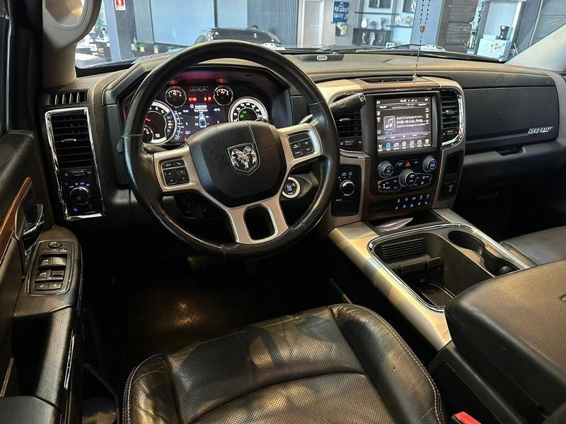 Ram 2500 LARAMIE 6.7 TDI CD 4×4 Diesel 2015/2016 CONCEPT MOTORS PASSO FUNDO / Carros no Vale