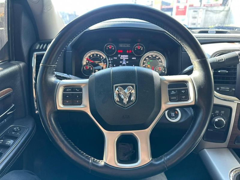 Ram 2500 LARAMIE 6.7 TDI CD 4×4 Diesel 2015/2016 CONCEPT MOTORS PASSO FUNDO / Carros no Vale