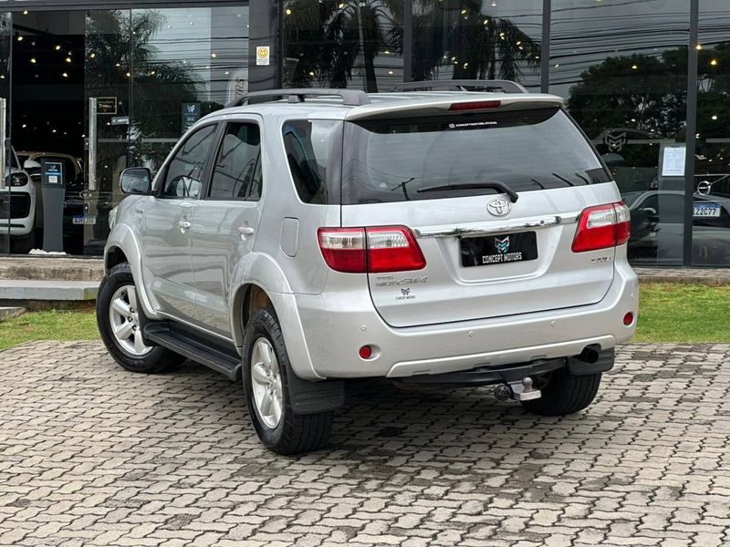 Toyota Hilux SW4 SRV D4-D 4×4 3.0 TDI Dies Aut 2008/2009 CONCEPT MOTORS PASSO FUNDO / Carros no Vale Toyota Hilux SW4 SRV D4-D 4×4 3.0 TDI Dies Aut 2008/2009 CONCEPT MOTORS PASSO FUNDO / Carros no Vale