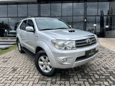 Toyota Hilux SW4 SRV D4-D 4×4 3.0 TDI Dies Aut 2008/2009 CONCEPT MOTORS PASSO FUNDO / Carros no Vale