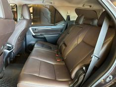 Toyota Hilux SW4 SRX 4×4 2.8 TDI 16V Dies Aut. 2018/2019 CONCEPT MOTORS PASSO FUNDO / Carros no Vale