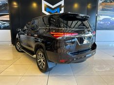 Toyota Hilux SW4 SRX 4×4 2.8 TDI 16V Dies Aut. 2018/2019 CONCEPT MOTORS PASSO FUNDO / Carros no Vale