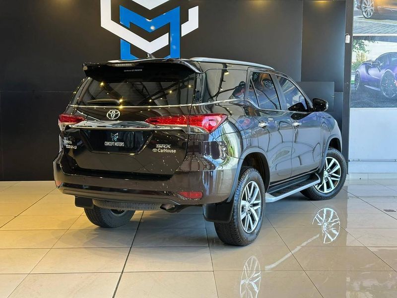 Toyota Hilux SW4 SRX 4×4 2.8 TDI 16V Dies Aut. 2018/2019 CONCEPT MOTORS PASSO FUNDO / Carros no Vale Toyota Hilux SW4 SRX 4×4 2.8 TDI 16V Dies Aut. 2018/2019 CONCEPT MOTORS PASSO FUNDO / Carros no Vale