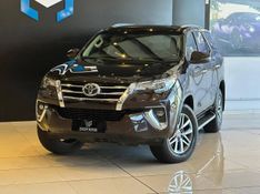 Toyota Hilux SW4 SRX 4×4 2.8 TDI 16V Dies Aut. 2018/2019 CONCEPT MOTORS PASSO FUNDO / Carros no Vale