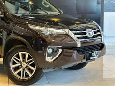 Toyota Hilux SW4 SRX 4×4 2.8 TDI 16V Dies Aut. 2018/2019 CONCEPT MOTORS PASSO FUNDO / Carros no Vale
