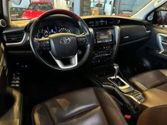 Toyota Hilux SW4 SRX 4×4 2.8 TDI 16V Dies Aut. 2018/2019 CONCEPT MOTORS PASSO FUNDO / Carros no Vale