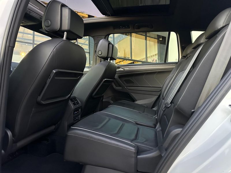 Volkswagen Tiguan Allspac R-Line 350 TSI 2.0 4×4 2019/2020 CONCEPT MOTORS PASSO FUNDO / Carros no Vale Volkswagen Tiguan Allspac R-Line 350 TSI 2.0 4×4 2019/2020 CONCEPT MOTORS PASSO FUNDO / Carros no Vale