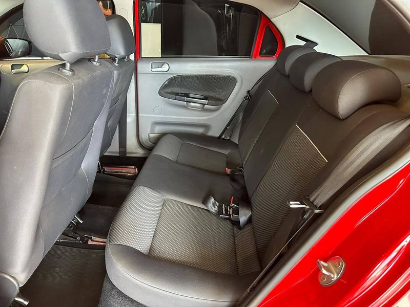 Volkswagen Voyage COMF/Highli 1.6 T.Flex 8V 4p 2017/2018 CONCEPT MOTORS PASSO FUNDO / Carros no Vale Volkswagen Voyage COMF/Highli 1.6 T.Flex 8V 4p 2017/2018 CONCEPT MOTORS PASSO FUNDO / Carros no Vale