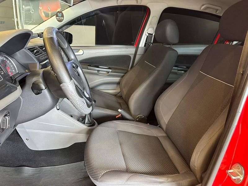 Volkswagen Voyage COMF/Highli 1.6 T.Flex 8V 4p 2017/2018 CONCEPT MOTORS PASSO FUNDO / Carros no Vale Volkswagen Voyage COMF/Highli 1.6 T.Flex 8V 4p 2017/2018 CONCEPT MOTORS PASSO FUNDO / Carros no Vale