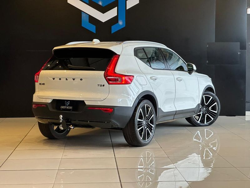 Volvo XC40 T-5 MOMENTUM 2.0 252cv AWD 2019/2020 CONCEPT MOTORS PASSO FUNDO / Carros no Vale Volvo XC40 T-5 MOMENTUM 2.0 252cv AWD 2019/2020 CONCEPT MOTORS PASSO FUNDO / Carros no Vale