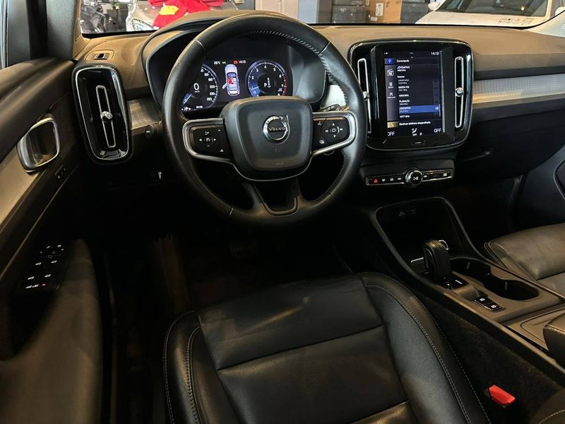 Volvo XC40 T-5 MOMENTUM 2.0 252cv AWD 2019/2020 CONCEPT MOTORS PASSO FUNDO / Carros no Vale Volvo XC40 T-5 MOMENTUM 2.0 252cv AWD 2019/2020 CONCEPT MOTORS PASSO FUNDO / Carros no Vale