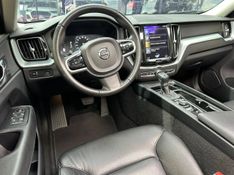 Volvo XC60 T-5 MOMENTUM 2.0 254cv AWD 5p 2017/2018 CONCEPT MOTORS PASSO FUNDO / Carros no Vale