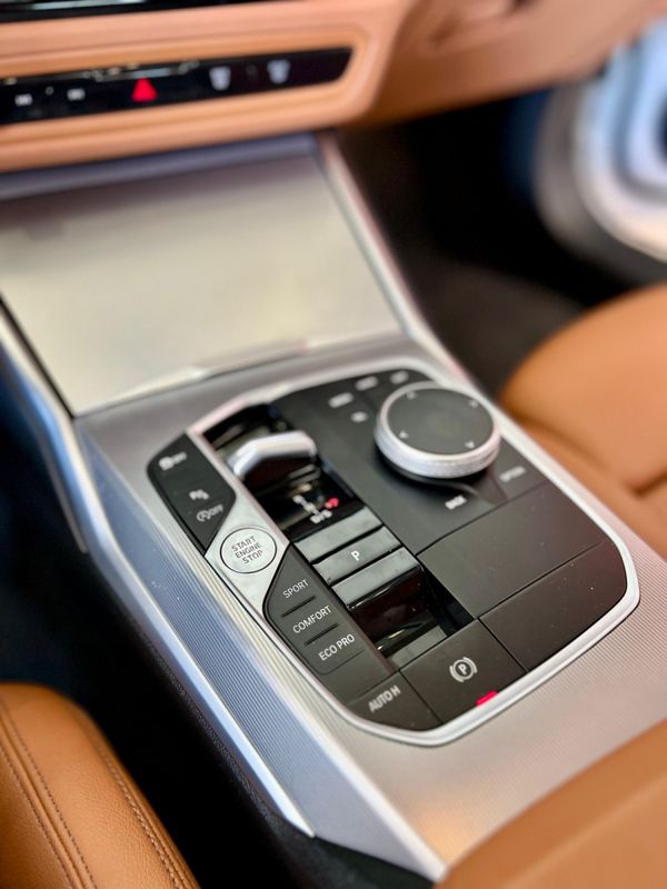 BMW 320iA Modern/Sport TB 2.0/A./GP 2023/2024 PC VEÍCULOS SANTA CRUZ DO SUL / Carros no Vale