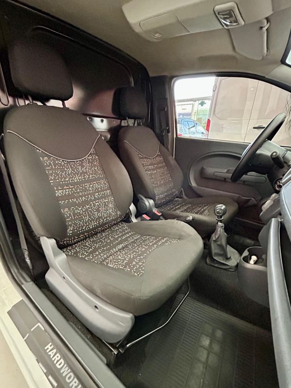 Fiat Fiorino Furgão Work HARD 1.4 8V 2017/2018 PC VEÍCULOS SANTA CRUZ DO SUL / Carros no Vale