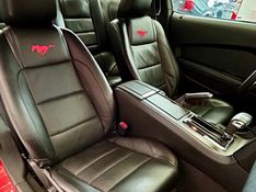 Ford Mustang 3.7 V6 Coupe 2010/2011 PC VEÍCULOS SANTA CRUZ DO SUL / Carros no Vale