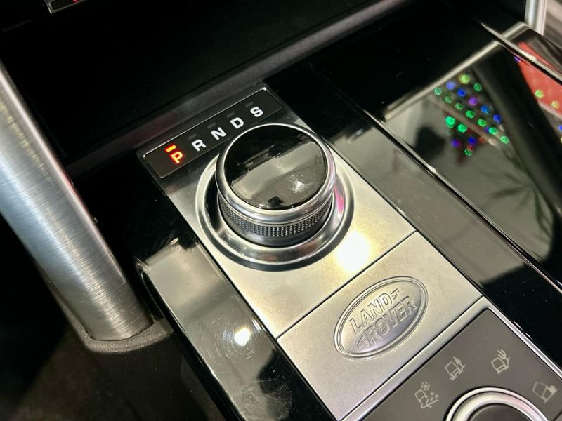 Land Rover Discovery HSE Lux 3.0 TD6 4×4 Die 2018/2018 PC VEÍCULOS SANTA CRUZ DO SUL / Carros no Vale Land Rover Discovery HSE Lux 3.0 TD6 4×4 Die 2018/2018 PC VEÍCULOS SANTA CRUZ DO SUL / Carros no Vale