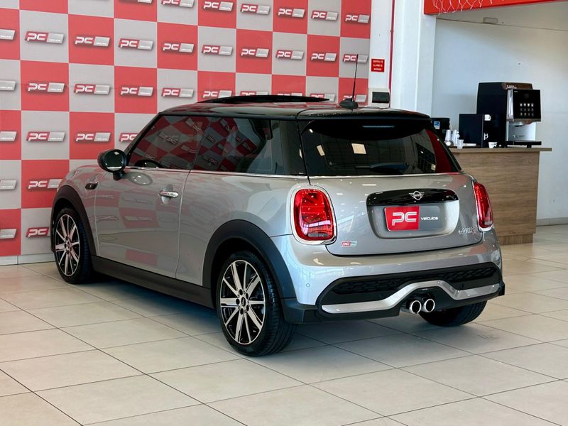 MINI COOPER S 2.0 Turbo 16v 3p 2023/2024 PC VEÍCULOS SANTA CRUZ DO SUL / Carros no Vale MINI COOPER S 2.0 Turbo 16v 3p 2023/2024 PC VEÍCULOS SANTA CRUZ DO SUL / Carros no Vale