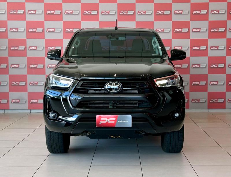 Toyota Hilux CD SRX 4×4 2.8 TDI 16V 2022/2023 PC VEÍCULOS SANTA CRUZ DO SUL / Carros no Vale