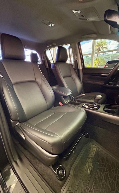 Toyota Hilux CD SRX 4×4 2.8 TDI 16V 2022/2023 PC VEÍCULOS SANTA CRUZ DO SUL / Carros no Vale