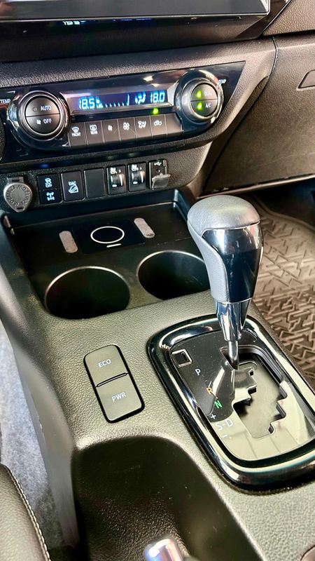 Toyota Hilux CD SRX 4×4 2.8 TDI 16V 2022/2023 PC VEÍCULOS SANTA CRUZ DO SUL / Carros no Vale