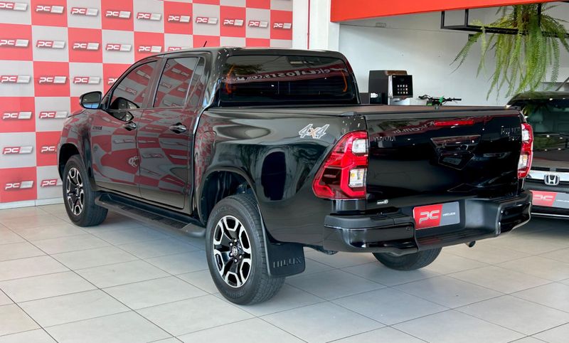 Toyota Hilux CD SRX 4×4 2.8 TDI 16V 2022/2023 PC VEÍCULOS SANTA CRUZ DO SUL / Carros no Vale