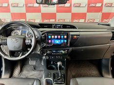 Toyota Hilux CD SRX 4×4 2.8 TDI 16V 2022/2023 PC VEÍCULOS SANTA CRUZ DO SUL / Carros no Vale