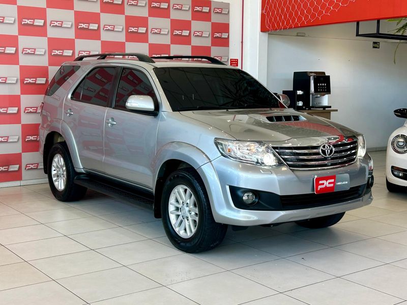Toyota Hilux SW4 SRV D4-D 4×4 3.0 TDI Dies 2015/2015 PC VEÍCULOS SANTA CRUZ DO SUL / Carros no Vale