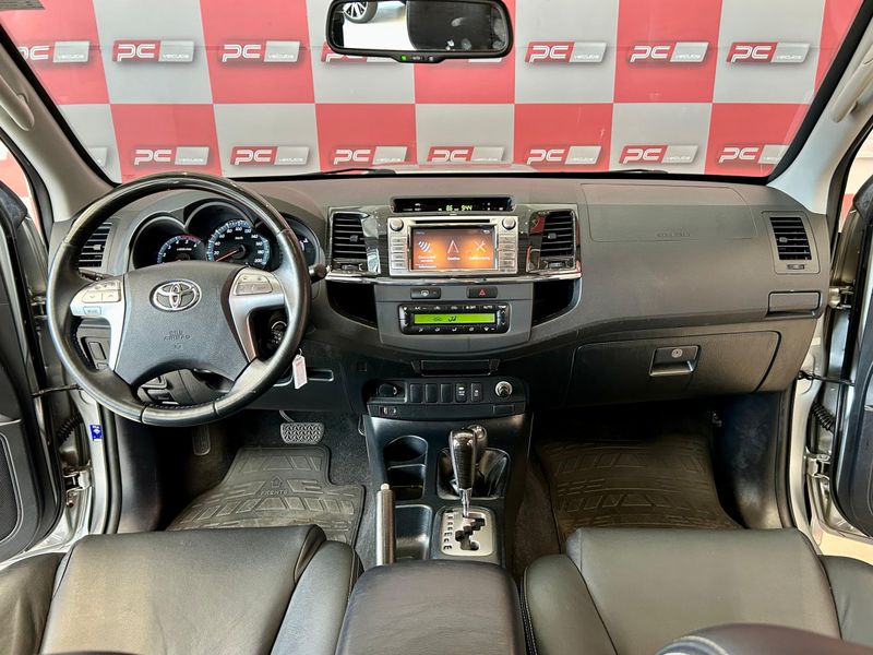 Toyota Hilux SW4 SRV D4-D 4×4 3.0 TDI Dies 2015/2015 PC VEÍCULOS SANTA CRUZ DO SUL / Carros no Vale