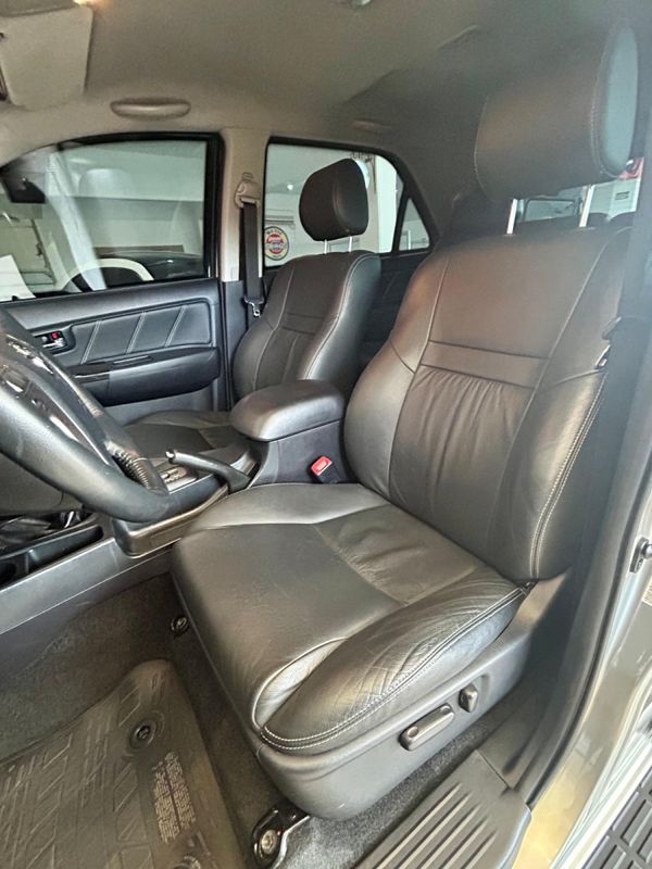 Toyota Hilux SW4 SRV D4-D 4×4 3.0 TDI Dies 2015/2015 PC VEÍCULOS SANTA CRUZ DO SUL / Carros no Vale