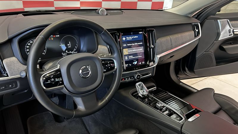 Volvo S90 T-8 INSCRIPT 2.0 AWD (Híbrido) 2020/2021 PC VEÍCULOS SANTA CRUZ DO SUL / Carros no Vale