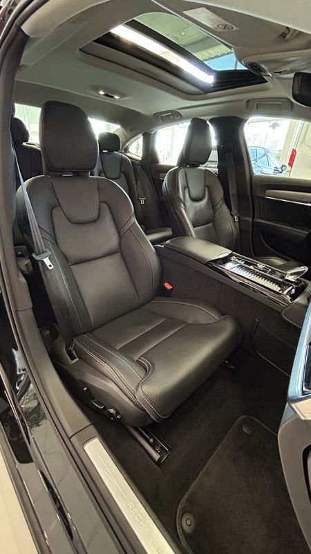 Volvo S90 T-8 INSCRIPT 2.0 AWD (Híbrido) 2020/2021 PC VEÍCULOS SANTA CRUZ DO SUL / Carros no Vale Volvo S90 T-8 INSCRIPT 2.0 AWD (Híbrido) 2020/2021 PC VEÍCULOS SANTA CRUZ DO SUL / Carros no Vale